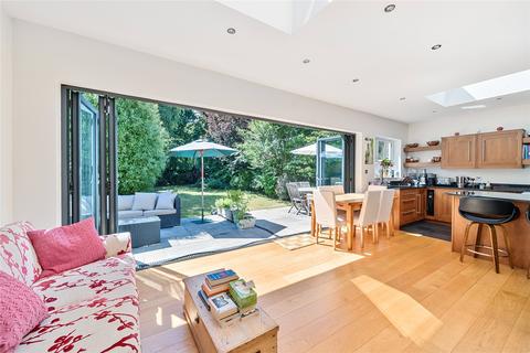 4 Pine Gardens, Surbiton, KT5 8LH