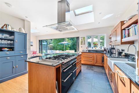 4 Pine Gardens, Surbiton, KT5 8LH