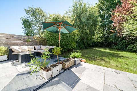 4 Pine Gardens, Surbiton, KT5 8LH