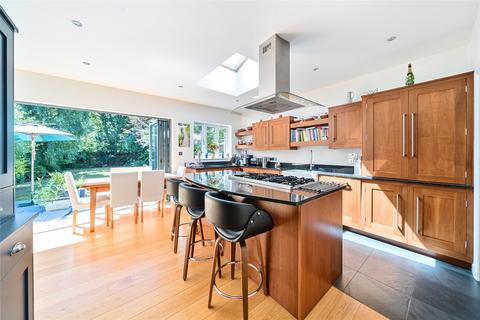 4 Pine Gardens, Surbiton, KT5 8LH