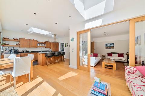 4 Pine Gardens, Surbiton, KT5 8LH