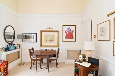 1 bedroom apartment for sale, Chepstow Crescent, Notting Hill W11