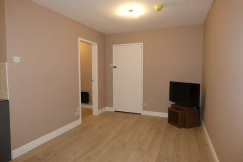 Studio to rent, Lydstep Court, Warrington