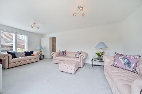 1 Gordon Place, West End, Woking, GU24 9GH