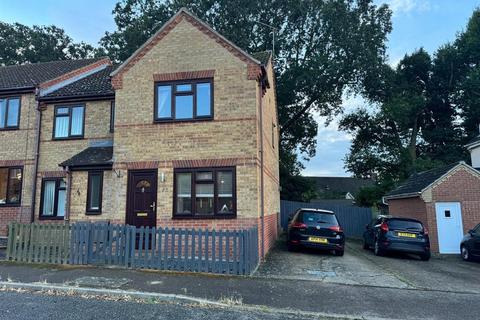 2 bedroom end of terrace house for sale, Howes Avenue, Bury St. Edmunds IP31