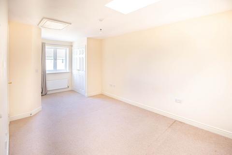 1 bedroom flat to rent, Poole Road, Malmesbury, SN16