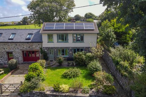 4 bedroom semi-detached house for sale, Carreg Yr Onnen, Trefin, SA62 5AG