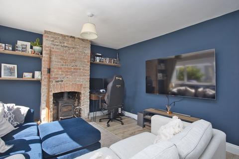 39 East Cliff, Folkestone, CT19 6BU