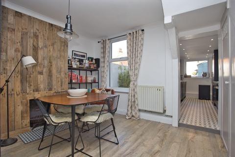 39 East Cliff, Folkestone, CT19 6BU
