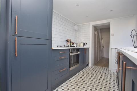 39 East Cliff, Folkestone, CT19 6BU