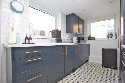 39 East Cliff, Folkestone, CT19 6BU