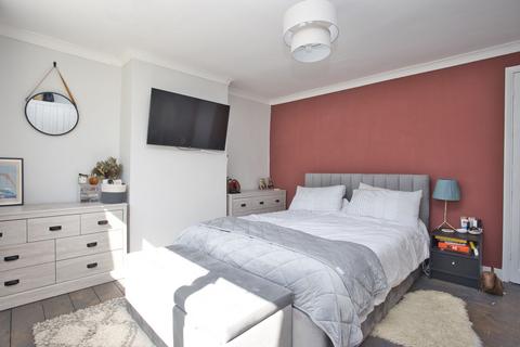 39 East Cliff, Folkestone, CT19 6BU