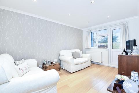 1 bedroom flat for sale, Railway Side, Barnes, London, SW13