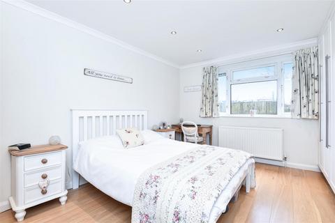 1 bedroom flat for sale, Railway Side, Barnes, London, SW13