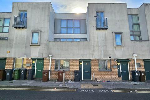 2 bedroom flat for sale, Church Road, Barking, IG11 8PF