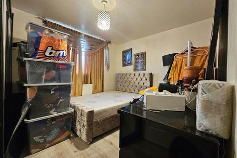 2 bedroom flat for sale, Church Road, Barking, IG11 8PF