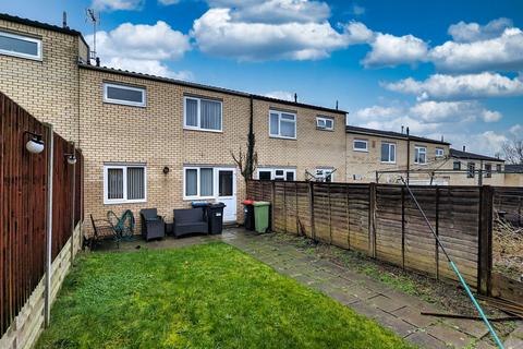 3 bedroom terraced house to rent, Pelham Place, Milton Keynes MK14