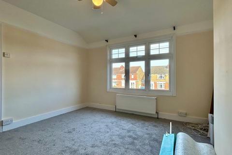 3 bedroom house to rent, Plains Avenue, Maidstone ME15