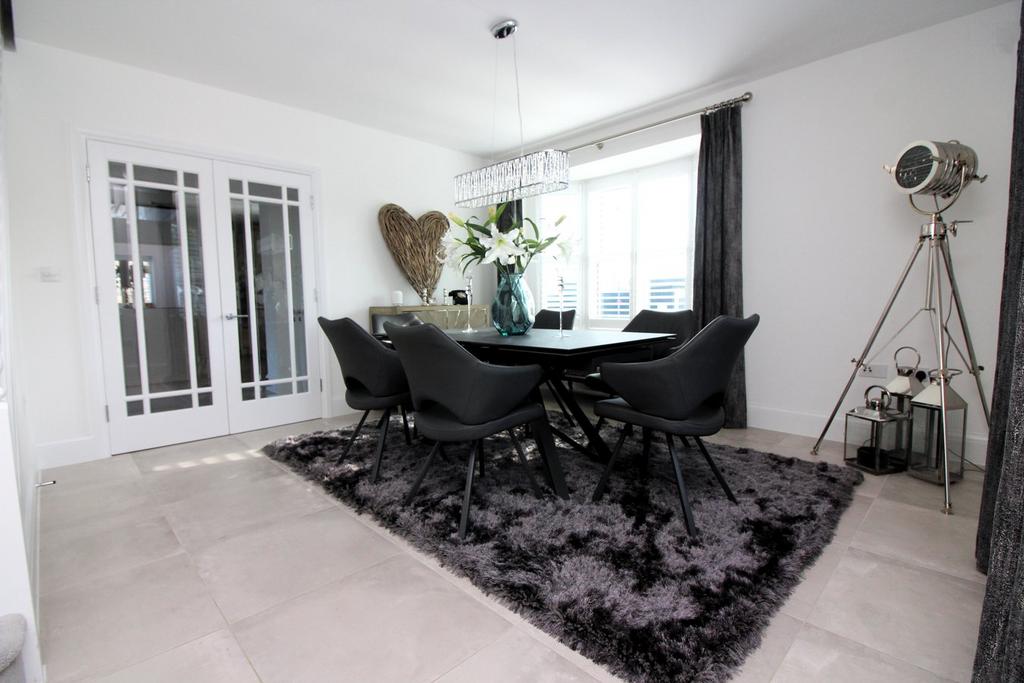 Cavendish Lane, Fairfield, Hitchin, SG5 4 bed detached house for sale £700,000