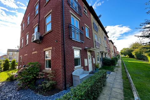 2 bedroom end of terrace house to rent, Holts Crest Way, Leeds, West Yorkshire, LS12