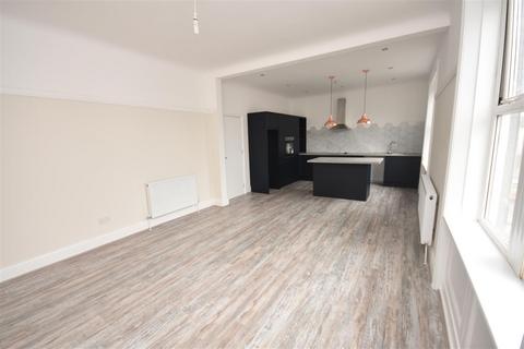 2 bedroom apartment to rent, Grosvenor Street, Wallasey