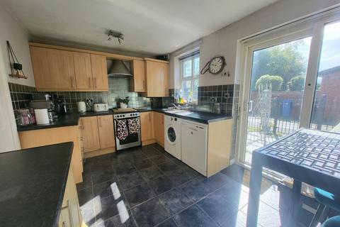 2 bedroom terraced house to rent, Didsbury Road, Heaton Mersey, Stockport, Cheshire, SK4