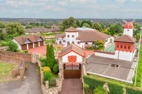 4 bedroom detached house for sale, Reservoir Passage Wednesbury, Staffordshire, WS10 9DH