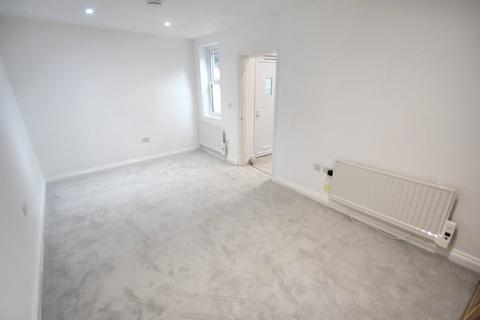 1 bedroom flat to rent, The Concourse, London N9