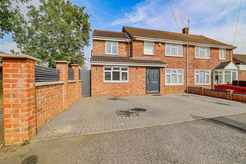 5 bedroom semi-detached house for sale, Newlands Road, Hemel Hempstead, HP1