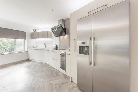 1 Hathaway Road, Sutton Coldfield, B75 5HY