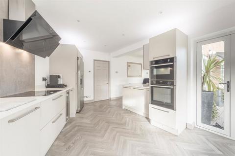 1 Hathaway Road, Sutton Coldfield, B75 5HY