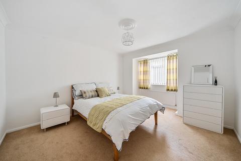 4 Callow Field, Purley, CR8 4DU
