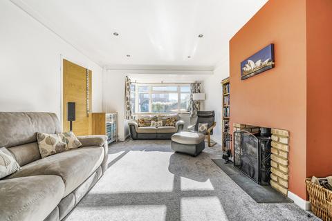 8 Beacon Avenue, Dunstable, LU6 2AD