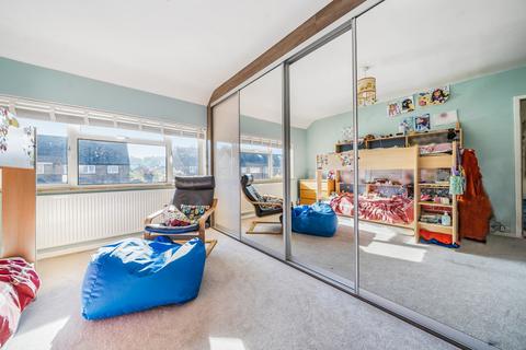 8 Beacon Avenue, Dunstable, LU6 2AD