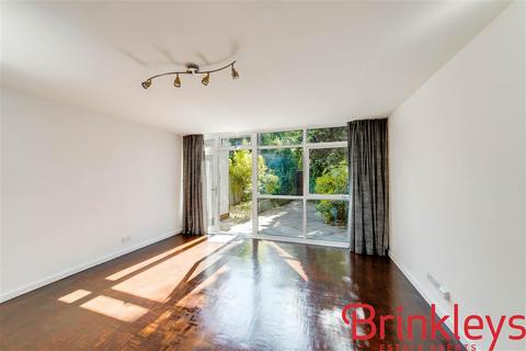 3 bedroom end of terrace house to rent, Tibbets Close, Southfields