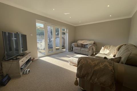 5 bedroom detached house to rent, Maldon Road, CM0