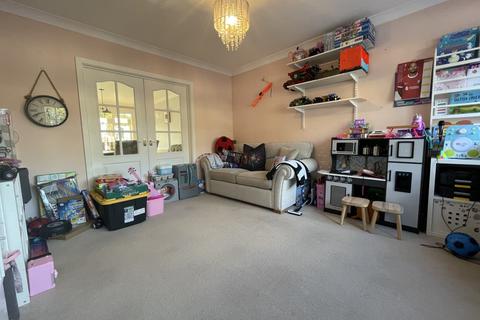 5 bedroom detached house to rent, Maldon Road, CM0