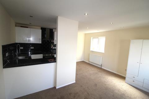 1 bedroom maisonette to rent, Bourton Close, Hayes UB3