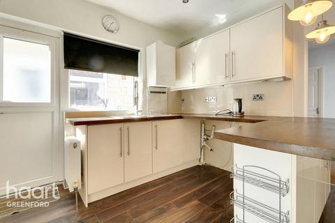 2 bedroom bungalow for sale, Oakfield Gardens, Greenford