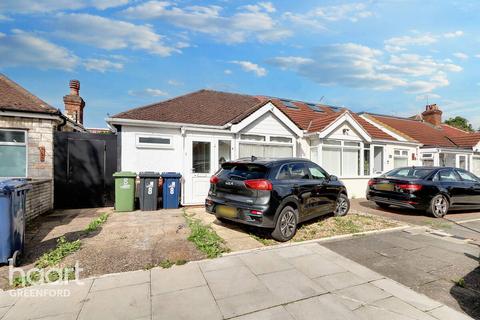 8 Oakfield Gardens, Greenford, UB6 8SD