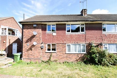 2 bedroom flat for sale, Valley Road, Erith DA8