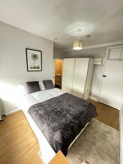 Studio to rent, N15 5AA