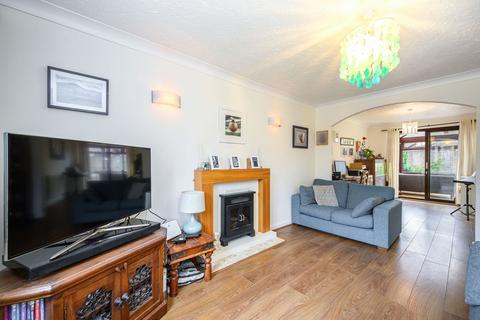32 Chapel Mead, Penperlleni, Pontypool, NP4 0BR