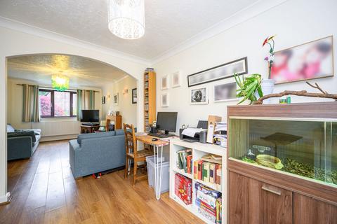 32 Chapel Mead, Penperlleni, Pontypool, NP4 0BR