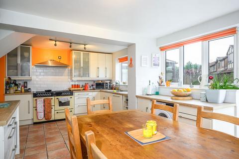 32 Chapel Mead, Penperlleni, Pontypool, NP4 0BR