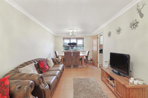 1 bedroom flat for sale, The Ridgeway, London E4