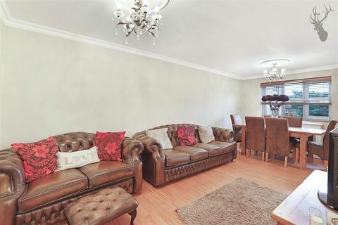 1 bedroom flat for sale, The Ridgeway, London E4