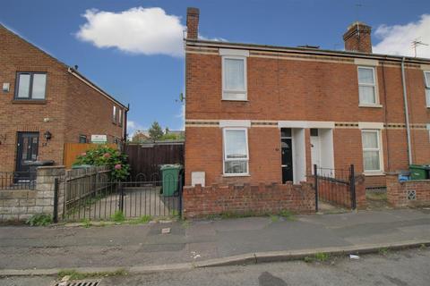 3 bedroom end of terrace house for sale, Highworth Road, Gloucester