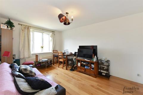 1 bedroom apartment to rent, Tariff Crescent, London, SE8