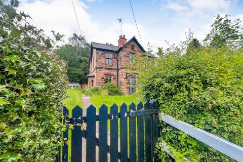 3 bedroom cottage for sale, 1 Vale Royal Lock Cottage, Davenham, Cheshire, CW8 2BB